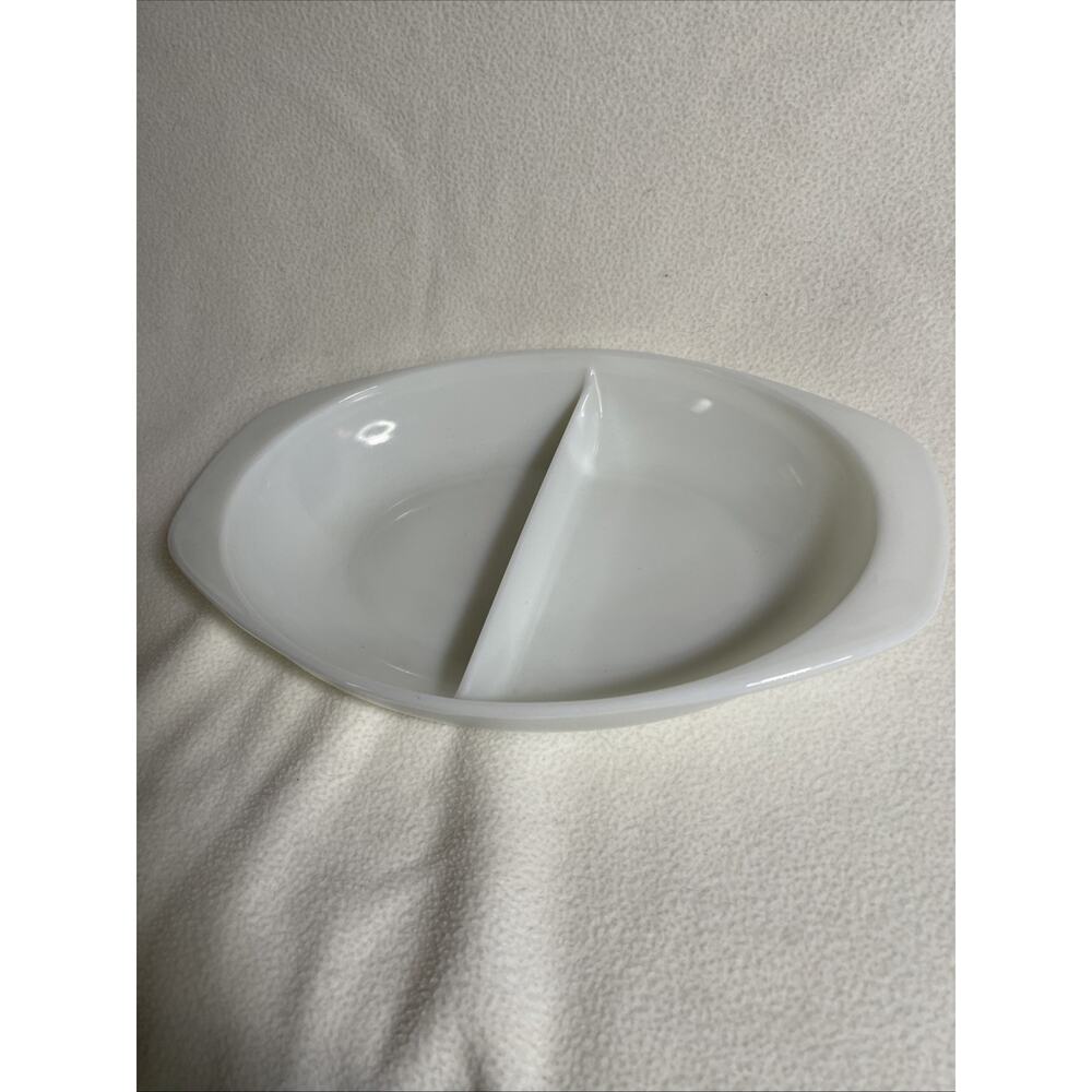 Pyrex 1083 White Divided Oval Casserole Bake & Serve Dish 1 1/2 Qt EUC